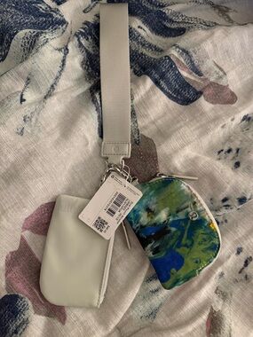 Lululemon Dual Pouch Wristlet No Limits Multi/Vapor